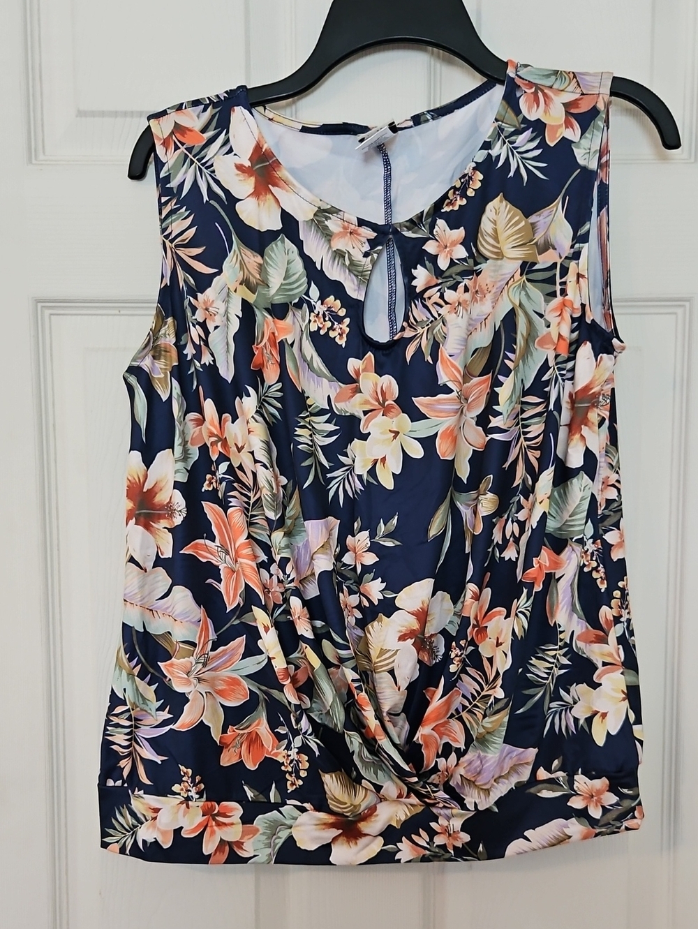 Wrapper Navy Floral Twist-Front Keyhole Camisole